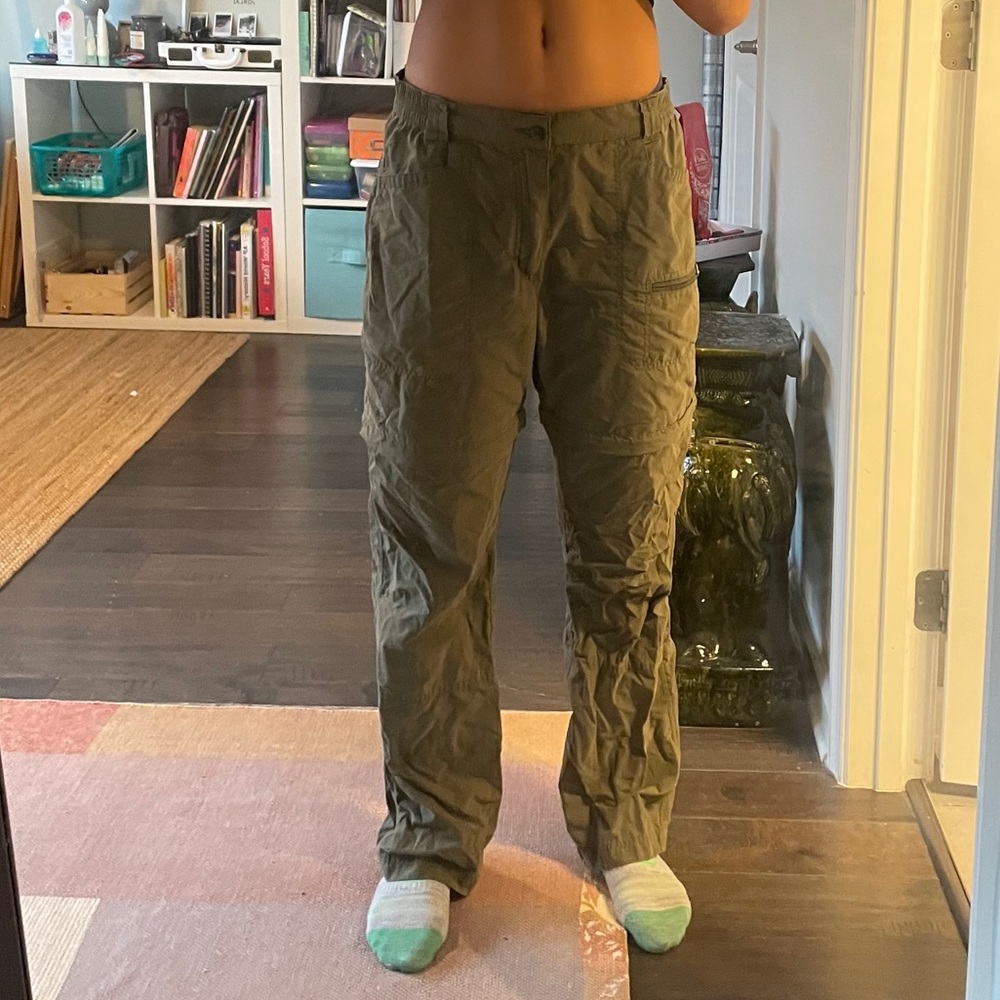 high waisted green Columbia cargo pants/shorts